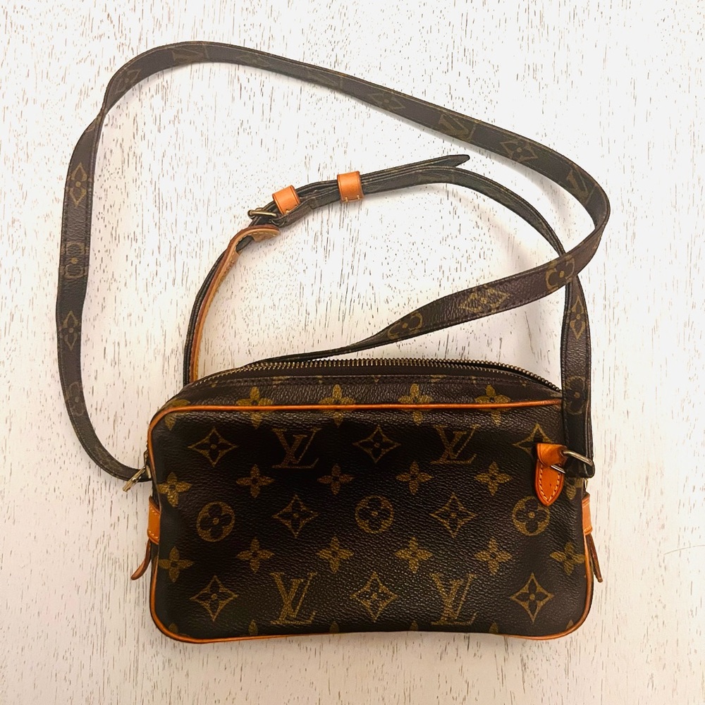 Louis Vuitton Monogram Canvas Pochette Marly Bandouliere EUC